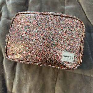 4/$25 Spiral Glitter Toiletry Case